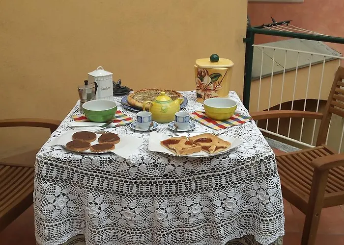 Au Caruggiu 3* צ'ריאלה